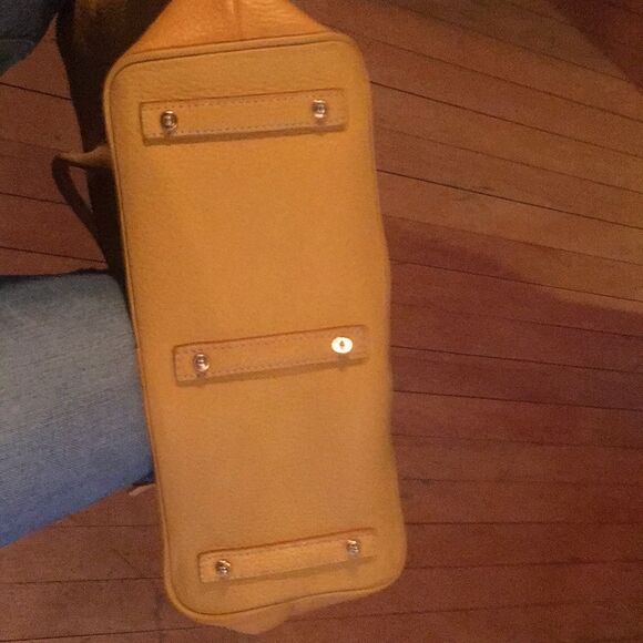 Dooney and Bourke leather pocket book. - Picture 8 of 8